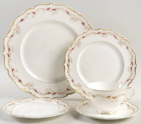 Strasbourg 40 Piece Estate Set