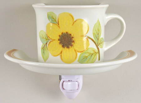 Summer Days 4 3/8"-4 5/8" Night Light/Cup & Saucer HC