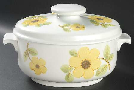 Summer Days 2 Quart Oval Covered Casserole