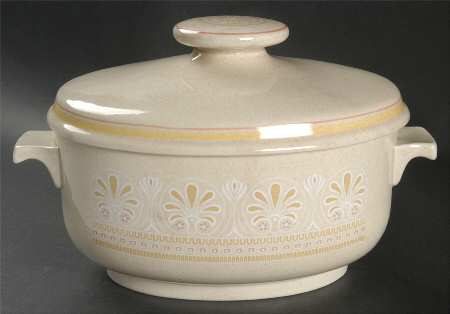 Sunny Days 2 Quart Oval Covered Casserole