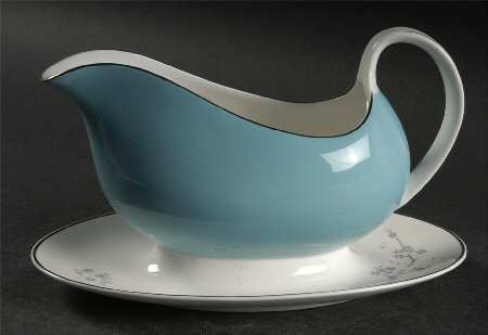 Summer Song Gravy Boat with Attached Underplate