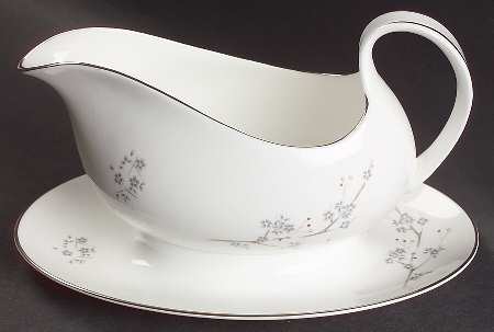 Summer Song Gravy Boat with Attached Underplate