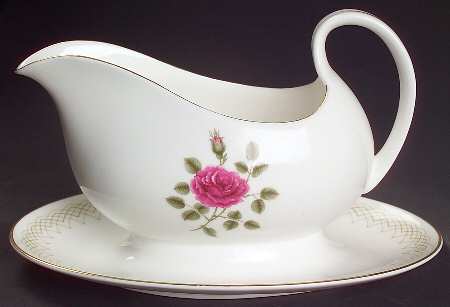 Sweetheart Rose Gravy Boat with Attached Underplate