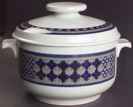Tangier 3.5 Quart Round Covered Casserole
