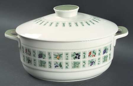 Tapestry 2 Quart Oval Covered Casserole
