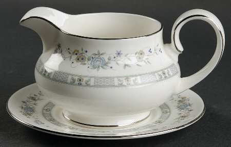 Tara Gravy Boat & Underplate