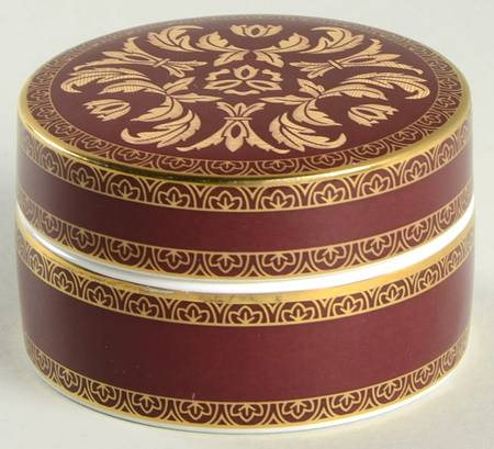 Tennyson Round Box & Lid