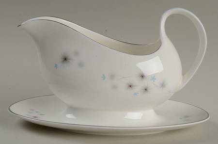 Thistledown Gravy Boat with Attached Underplate