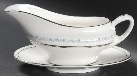 Tiara Gravy Boat & Underplate