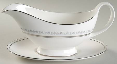 Tiara Gravy Boat & Underplate
