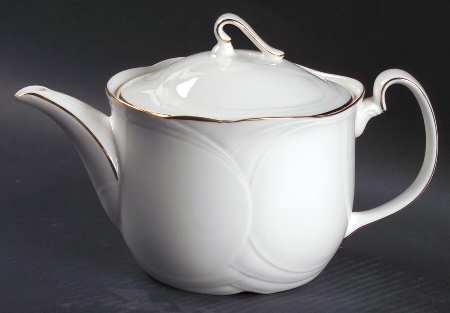 Tiara Teapot & Lid