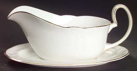 Tiara Gravy Boat & Underplate