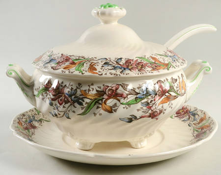 Tintern Tureen & Lid w/Ladle & Underplate