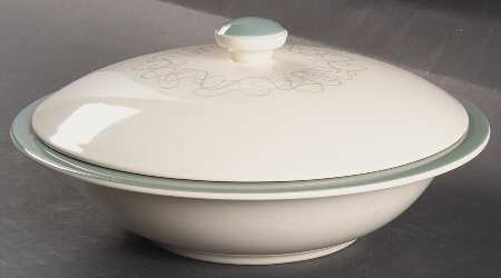 Tracery Round Covered Vegetable