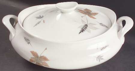Tumbling Leaves Oval Covered Vegetable