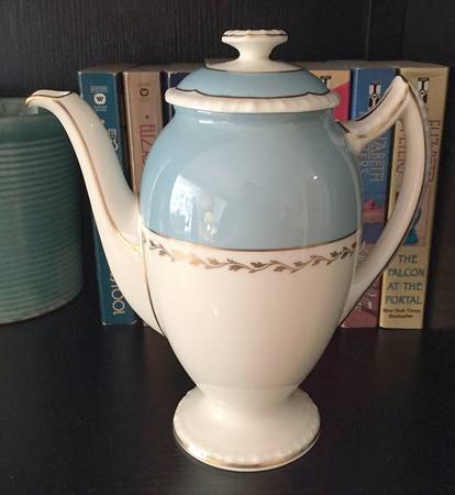 Turquoise Rim (No Center, V2005) Coffee Pot & Lid