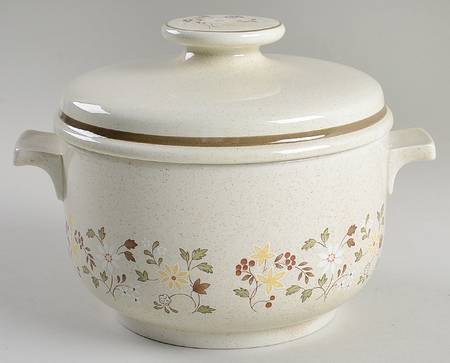 Uplands 1.25 Qt Round Covered Casserole