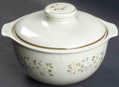 Uplands 2.5 Qt Round Covered Casserole