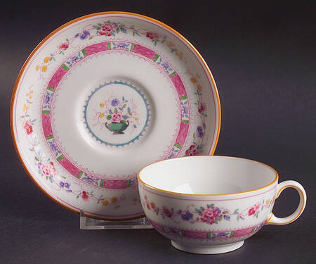 Urn Flat Cup & Saucer Set