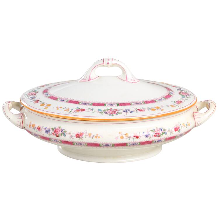 Urn Oval Covered Vegetable