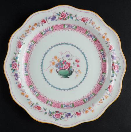 Urn Scalloped Luncheon Plate
