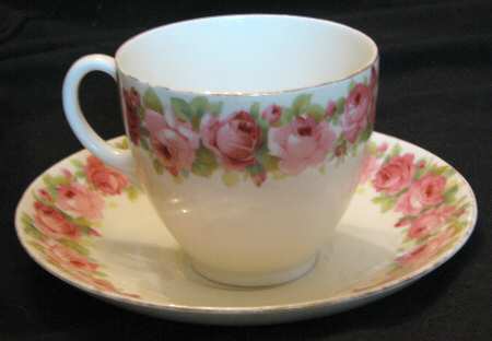 V1503 Flat Cup & Saucer Set