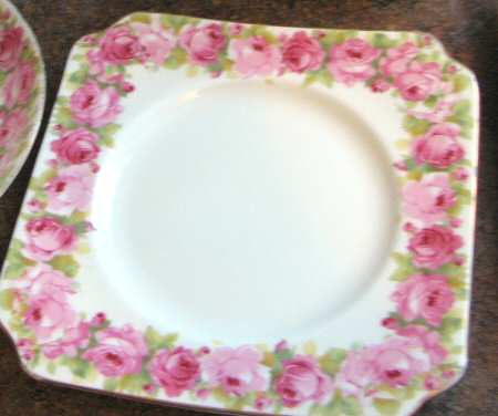 V1503 by Royal Doulton