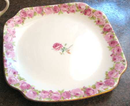 V1503 Square Cake Plate