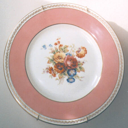 V1855 by Royal Doulton