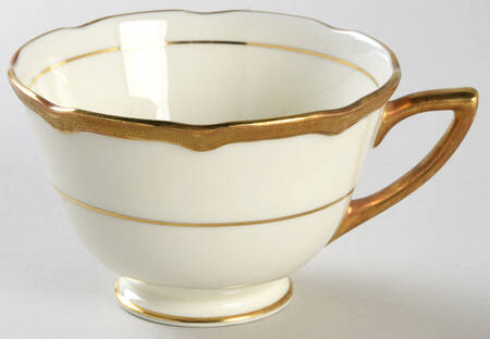 V2102 Footed Cup