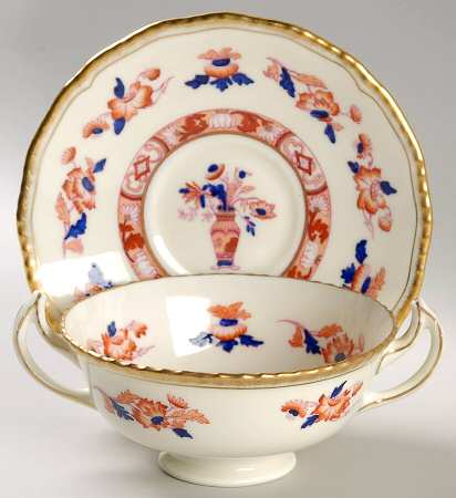 V976 Footed Cream Soup Bowl & Saucer Set
