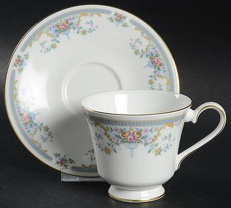 Vail Footed Cup & Saucer Set