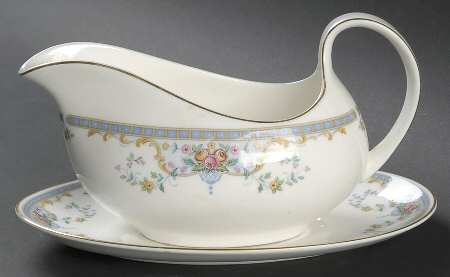Vail Gravy Boat & Underplate