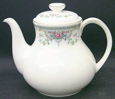 Vail Teapot & Lid