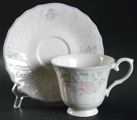 Valencia Footed Cup & Saucer Set