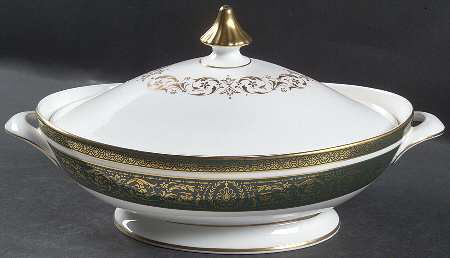 Vanborough Green Oval Covered Vegetable