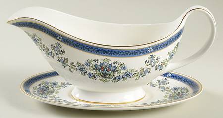 Venetia Gravy Boat & Underplate