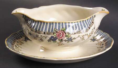 The Vernon Gravy Boat with Attached Underplate