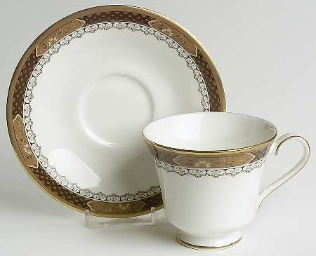 Verona Footed Cup & Saucer Set