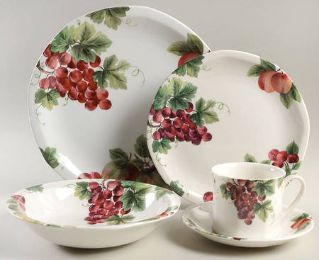 Vintage Grape 40 Piece Estate Set