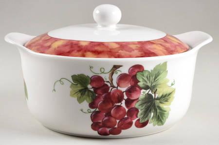 Vintage Grape 3 Quart Round Covered Casserole