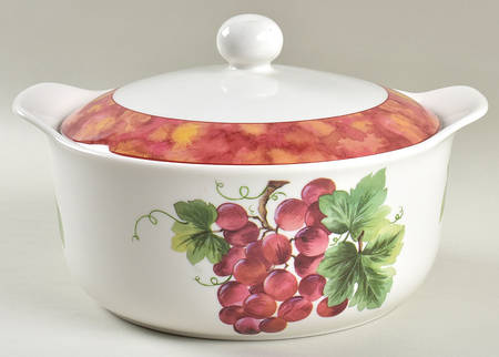 Vintage Grape 3 Quart Round Covered Casserole