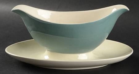 Vista Gravy Boat with Attached Underplate