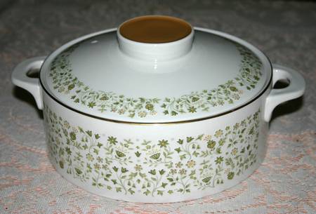 Westfield 2.5 Qt Round Covered Casserole