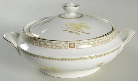 White Nile Round Covered Vegetable