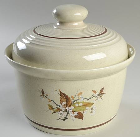 Wild Cherry 1.5 Qt Round Covered Casserole