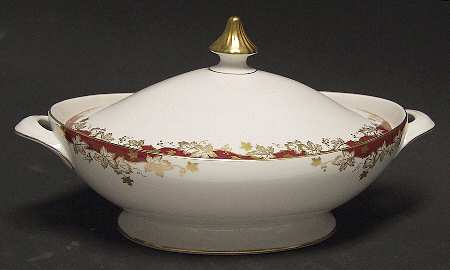Winthrop Oval Covered Vegetable