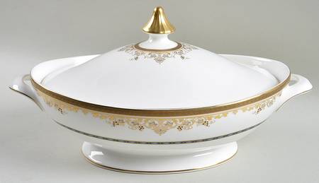 Winchester Oval Covered Vegetable