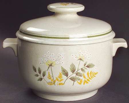 Will O' The Wisp (Double Green Lne) 2.5 Qt Round Covered Casserole