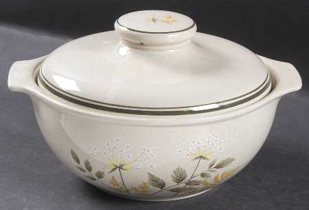 Will O' The Wisp (Double Green Lne) 1.5 Qt Round Covered Casserole